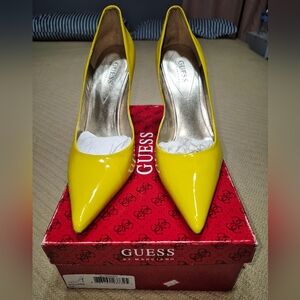GUESS Yellow Patent Pumps Sz. 9